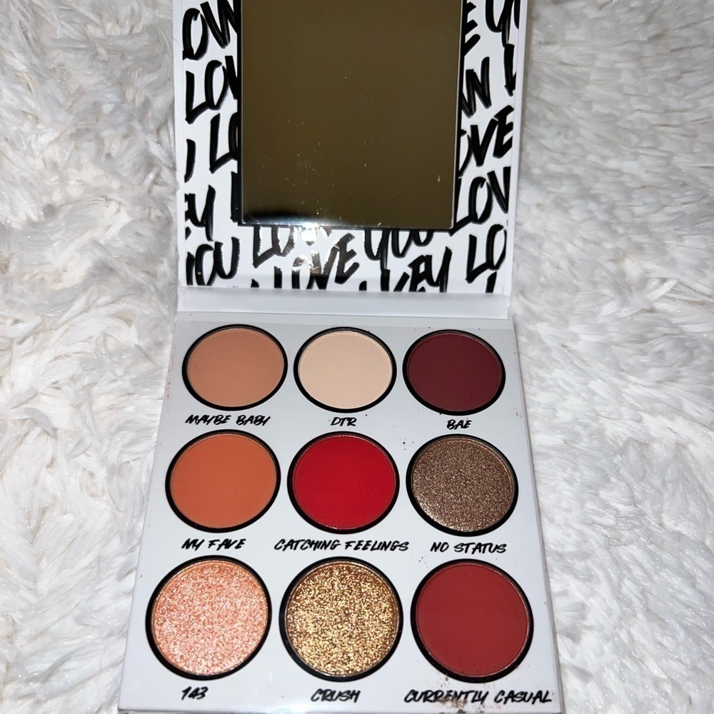 𝅺bh cosmetics low key love you palette